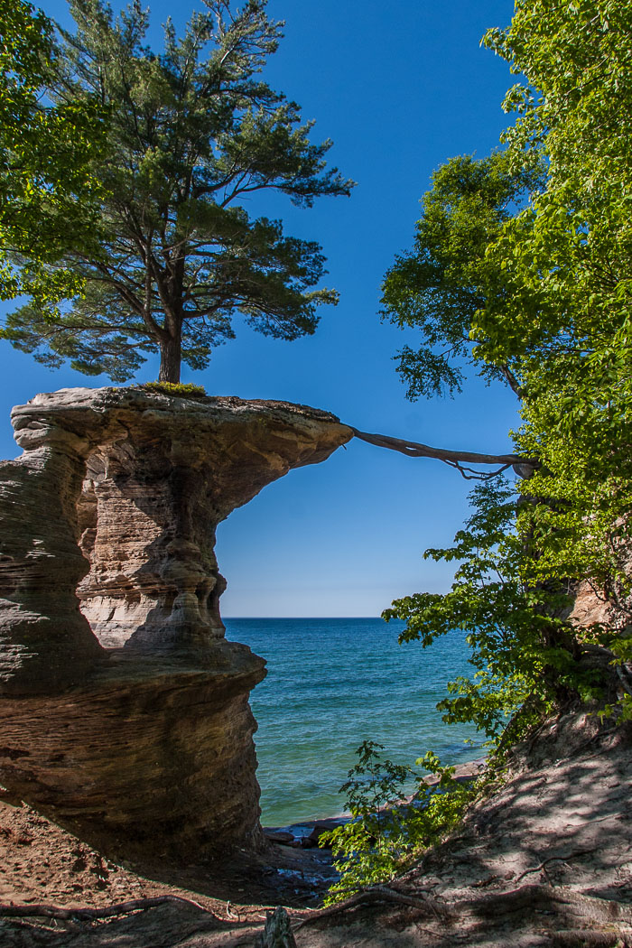 Midwest Region National Parks, Monuments, Scenic Areas and lakeshores Midwest Region National Parks, Monuments, Scenic Areas and lakeshores